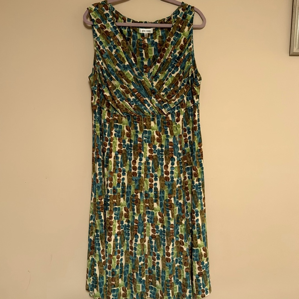 Jones Studio Sleevless V-Neck (Sweetheart) Summer Dress